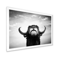 DesignArt 'Црно -бел портрет на шпански бик I' фарма куќа врамена уметност